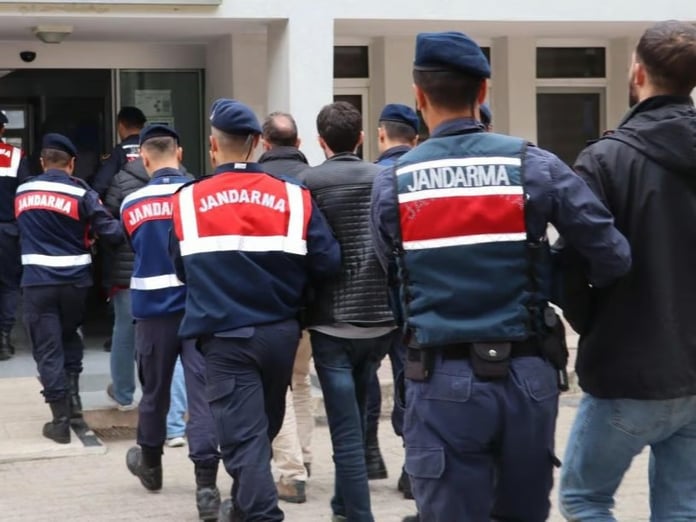 Jandarma'dan FETÖ operasyonu: 64 kişi tutuklandı