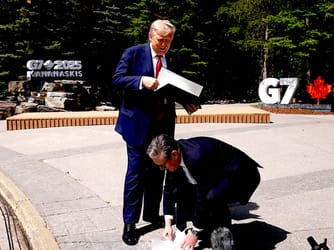 UK Bows to U.S. Anger, Halts Chagos Transfer to Mauritious