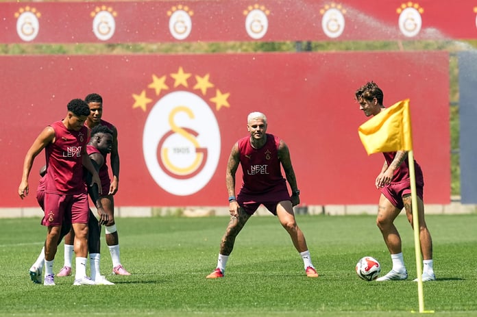 Galatasaray'dan yoğun hazırlık dönemi: Sarı kırmızılılar Avusturya yolcusu, kamp kadrosu açıklandı