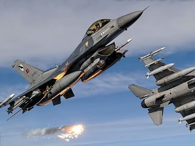 Antalya'daki 'F-16 hareketliliği' iddialarına DMM'den yalanlama