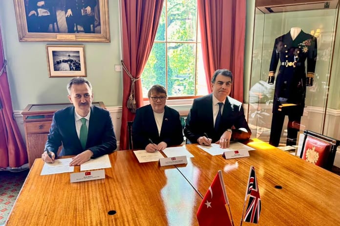 Türk ve İngiliz savunma heyetleri Londra'da buluştu