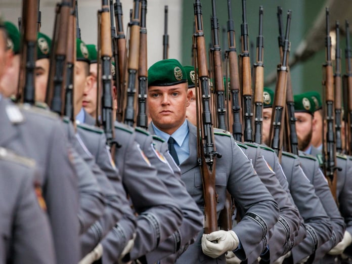 Almanya yedek askerlerle iletişimi kaybetti