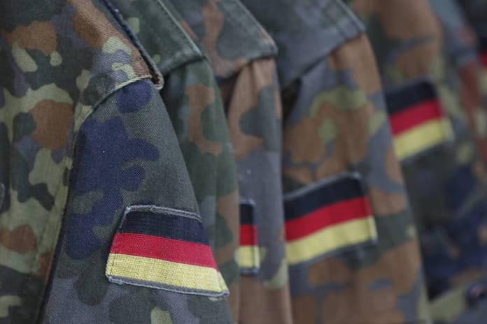 Almanya Başbakanı Merz'den zorunlu askerlik açıklaması