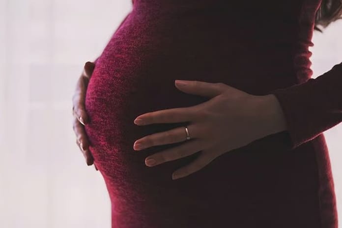 Annelerin doğum izni 24 haftaya çıkıyor, babalık izni 10 gün oluyor