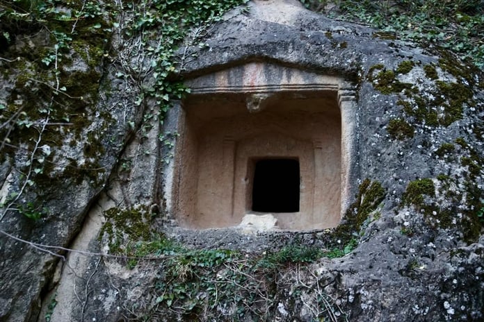 Ordu'daki kaya mezarları ilgi çekiyor