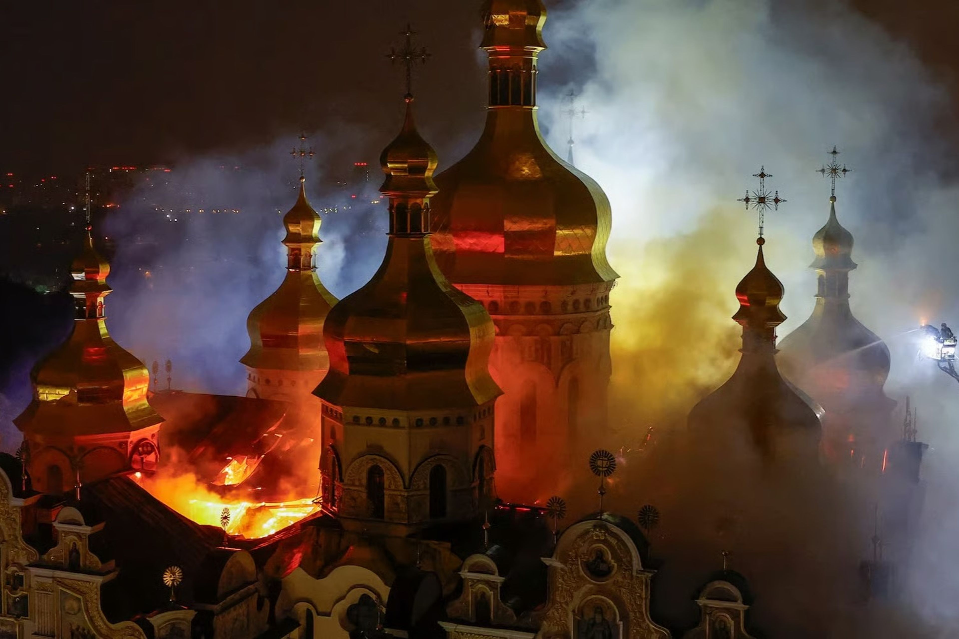 Rusya'nın Kiev saldırısında UNESCO mirası manastır zarar gördü