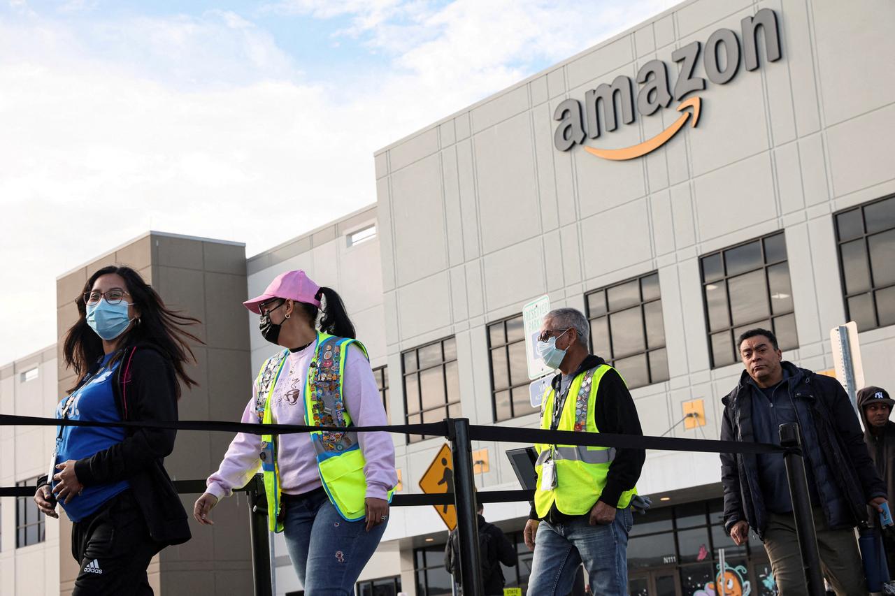 Amazon New York'taki 700 çalışanını işten çıkarıyor
