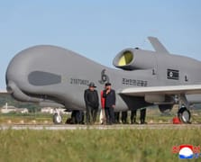 Kuzey Kore, Kumson taktik İHA’larını Kim Jong Un’un gözetiminde test etti