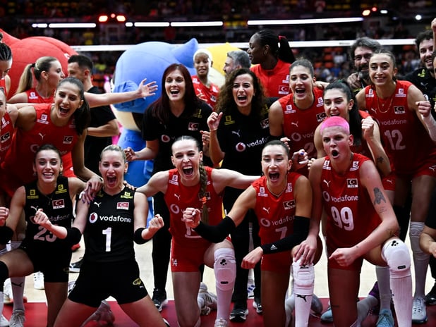 Filenin Sultanları tarih yazdı: Türkiye, FIVB Dünya Şampiyonası'nda ilk kez finale yükseldi!