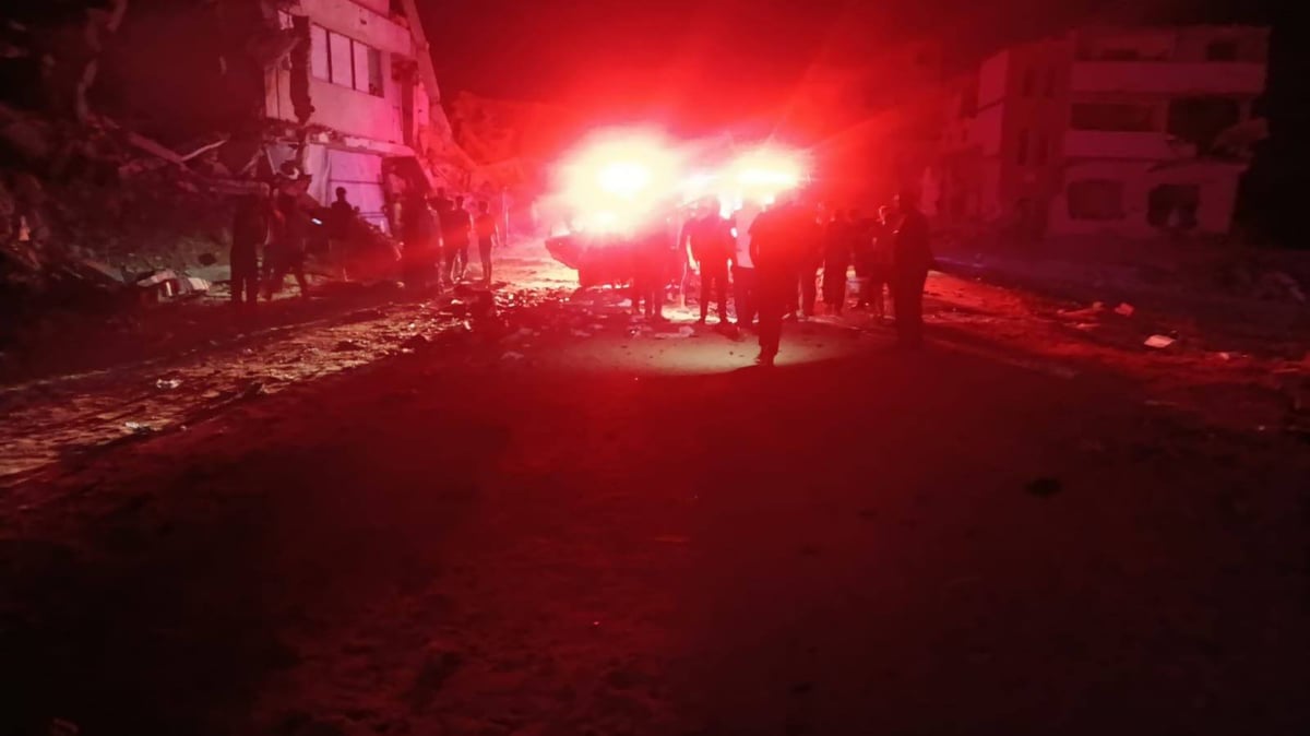 İsrail uçakları Gazze'nin güneyindeki Han Yunus'a hava saldırıları düzenledi. (Sosyal medya)