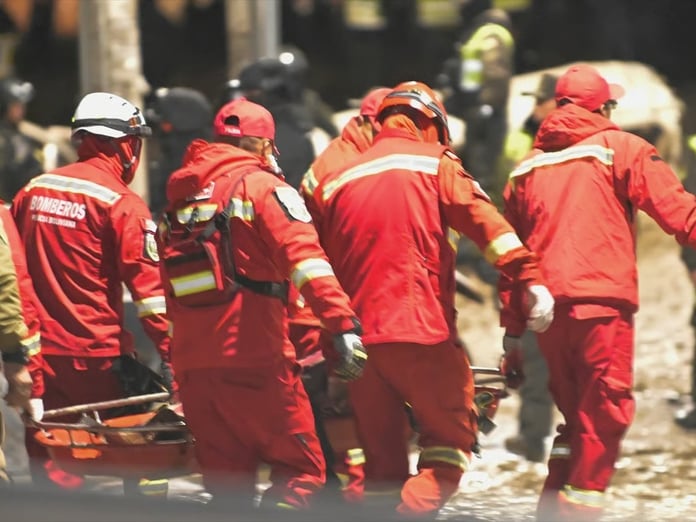 Bolivya’da askeri nakliye uçağı yerleşim alanına düştü: En az 15 ölü