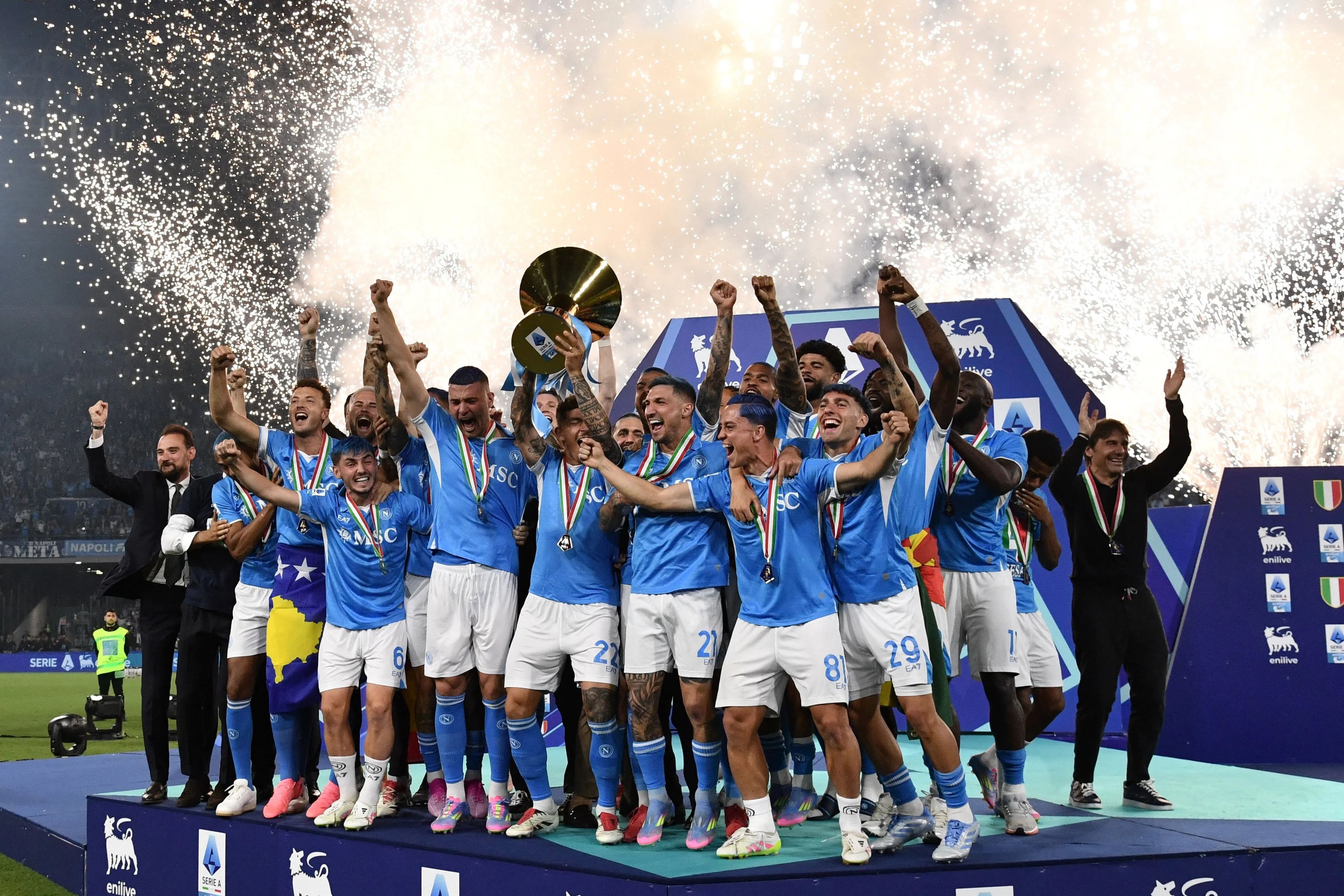Napoli, sezonu şampiyonlukla tamamladı: Inter'in umutları son haftada sona erdi