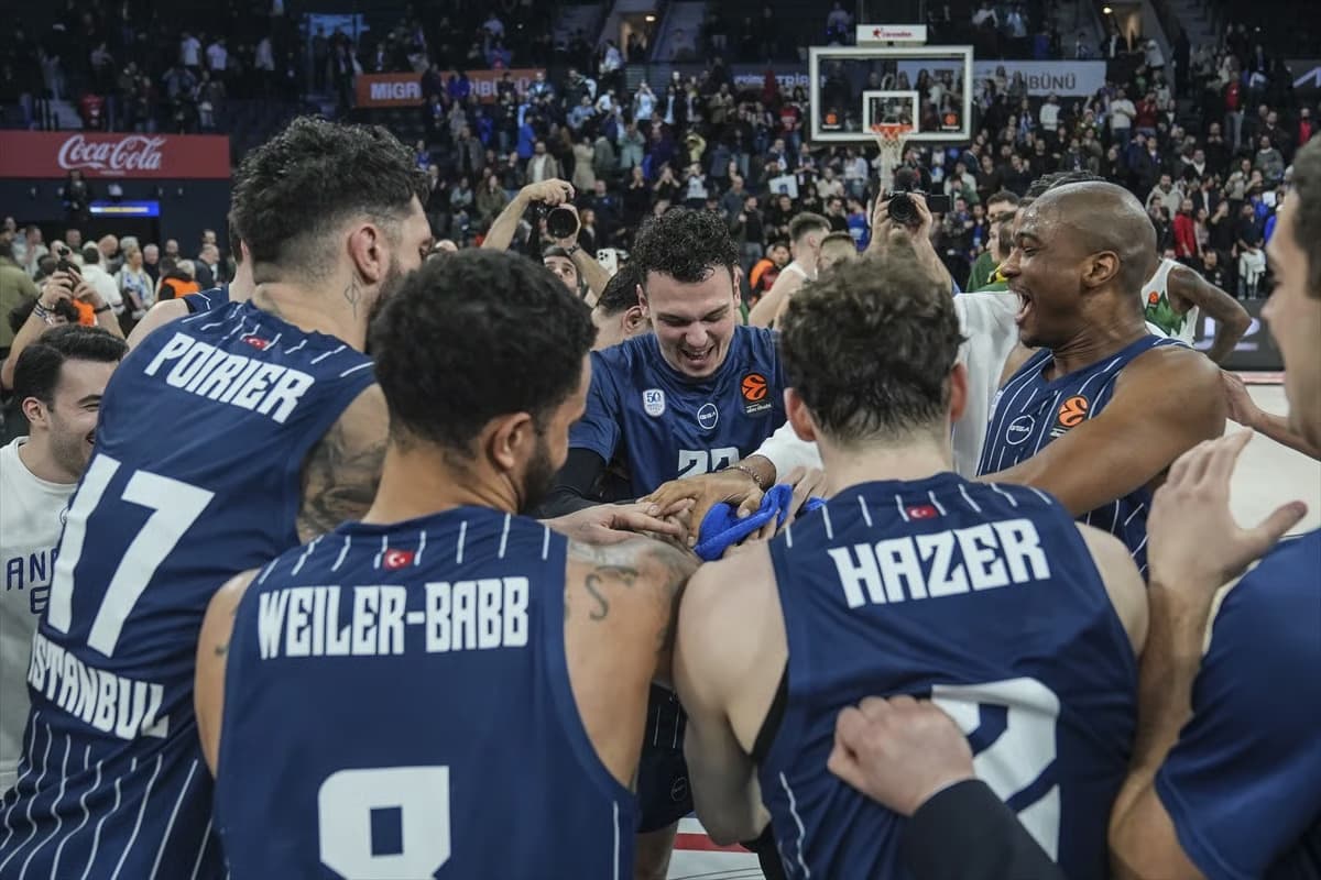 Jordan Loyd yıldızlaştı, Anadolu Efes EuroLeague’de nefes aldı