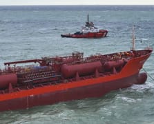 İki tankerden biri kurtarıldı: Ekipler harekete geçti 