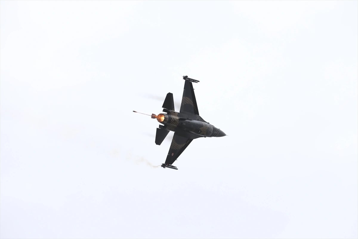 Jet sesi Eskişehir semalarında yankılandı