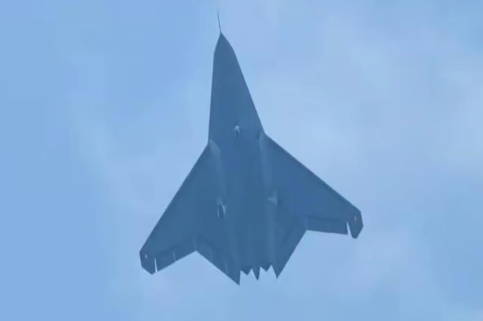 Çin’in yeni nesil J-XDS savaş uçağı hakkında neler biliyoruz?