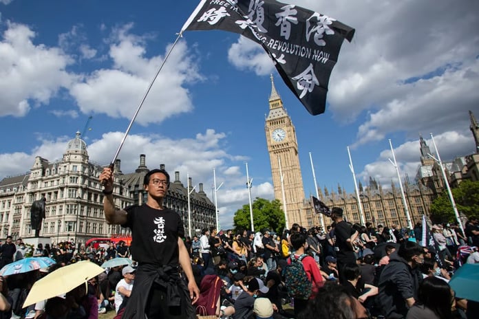 Hong Kong yönetimi yurt dışındaki 19 aktivist için yakalama kararı çıkardı