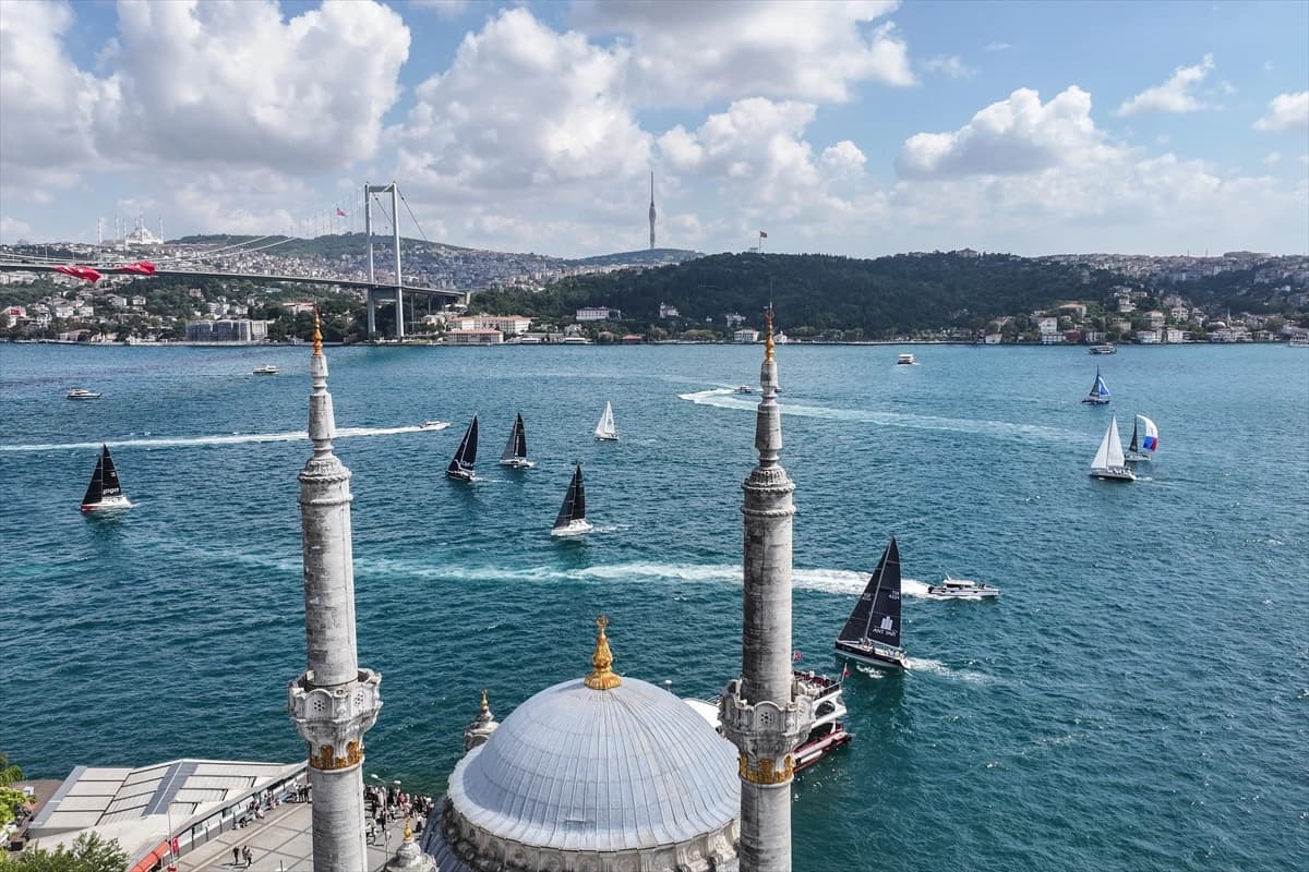 Yelkenler bu kez Zafer Kupası için çekildi