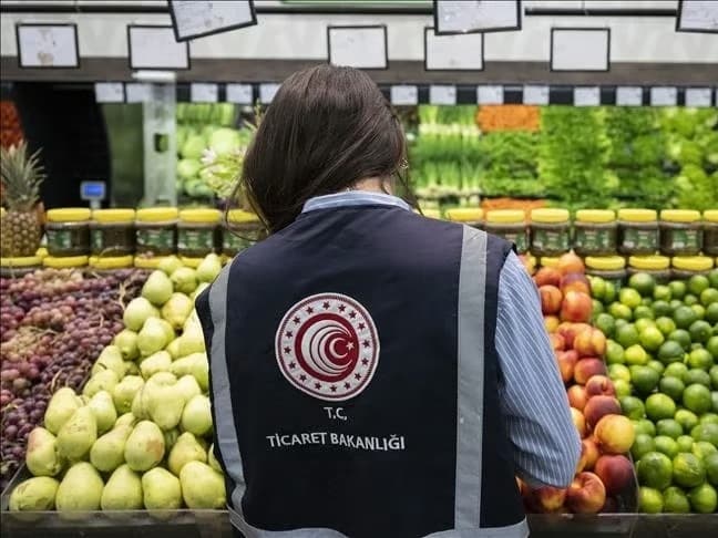 4 liralık marul 119, 60 liralık sarımsak 220 lira