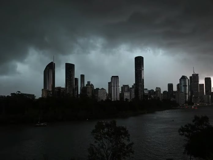 Avustralya'da binlerce ev elektriksiz kaldı