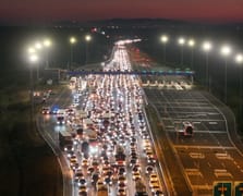 Bayram tatili hareketliliği nedeniyle trafik yoğunluğu yaşandı