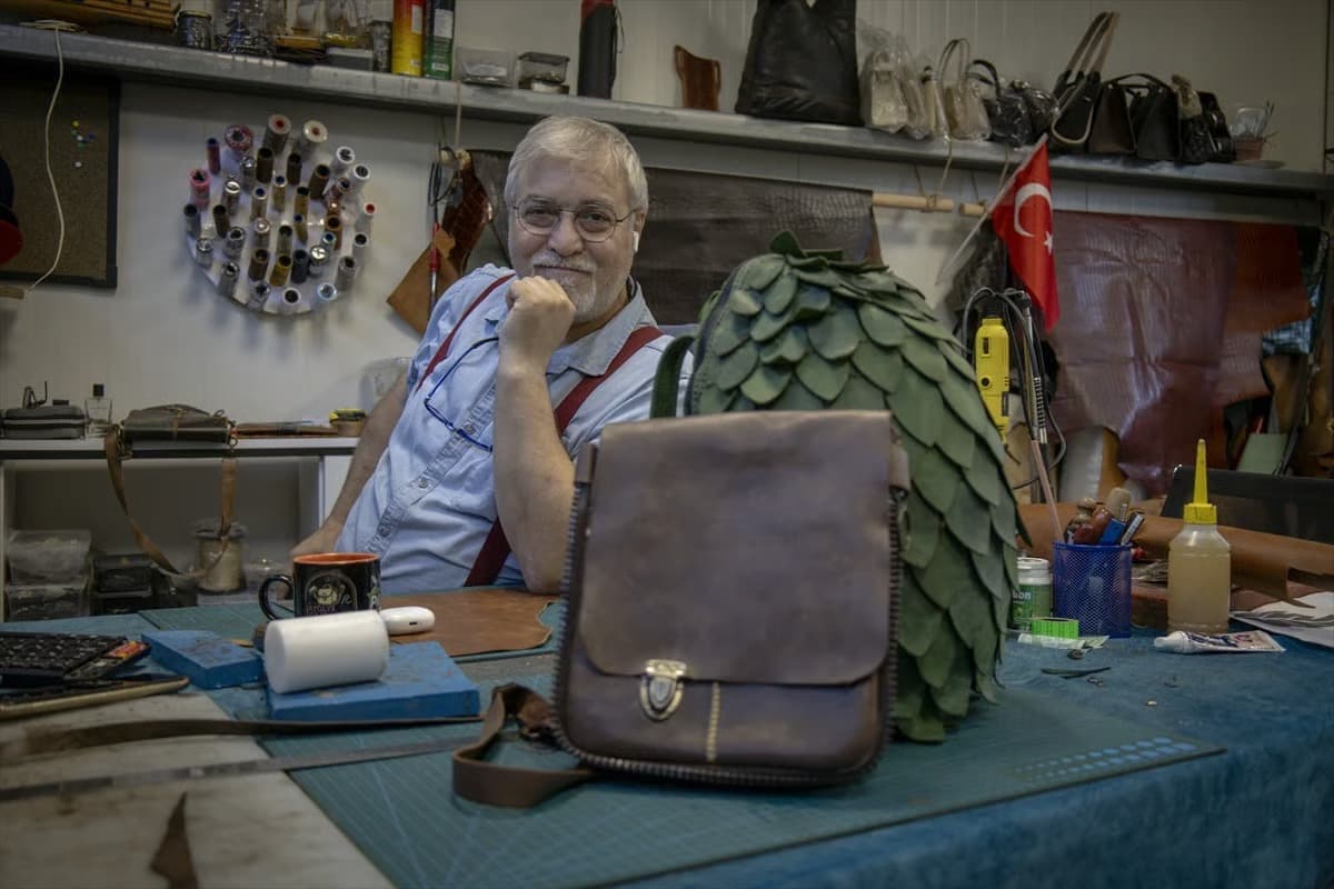 Deriye duyduğu ilgiyi atölyede üretime dönüştürdü