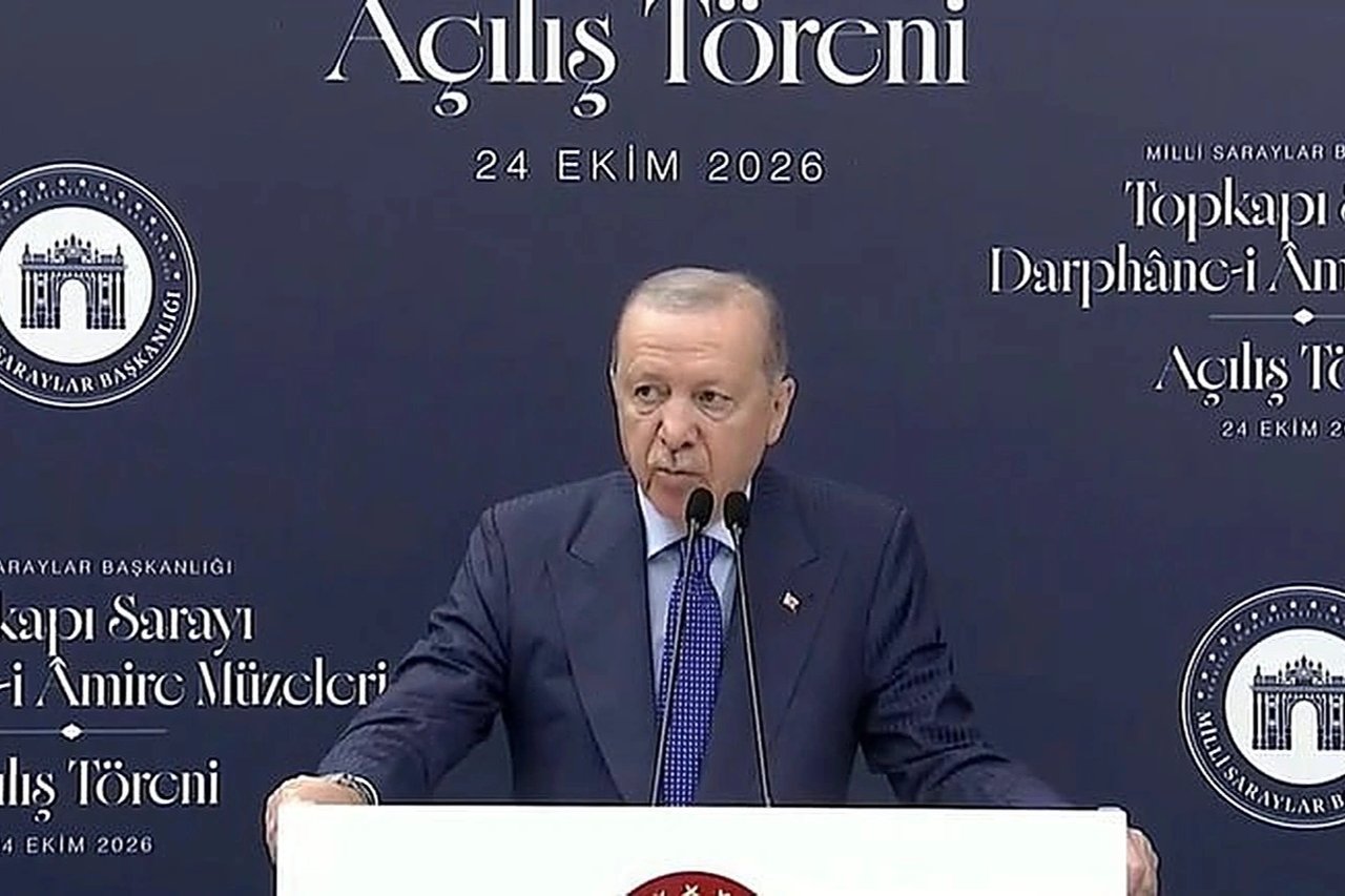 Erdoğan: Kimliksizleştirme siyasetine maruz bırakıldık