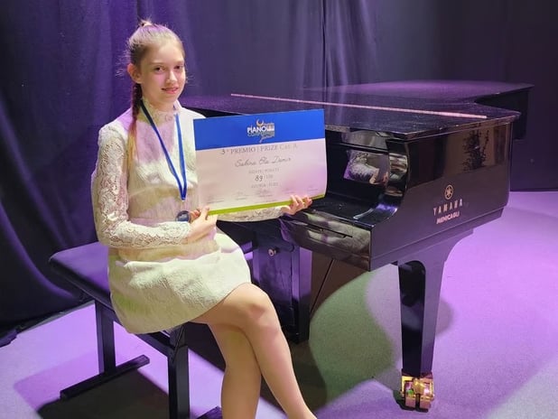 12 yaşındaki Türk piyanist Sabina Ela Demir’den uluslararası başarı
