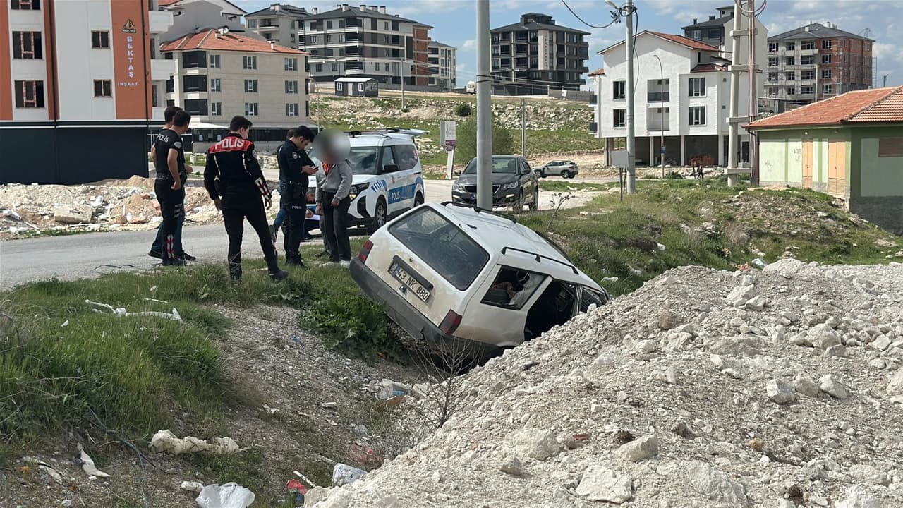 Kütahya'da polisten kaçan ehliyetsiz gence 282 bin lira ceza