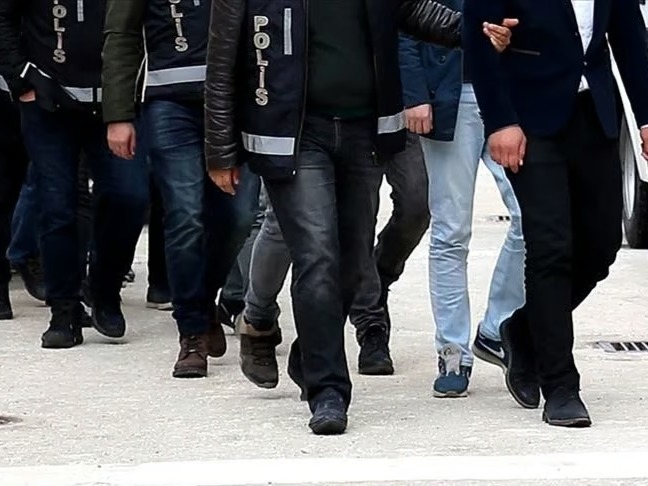 3 ilde yasa dışı bahis operasyonu! 123 milyon TL’lik trafik çökertildi