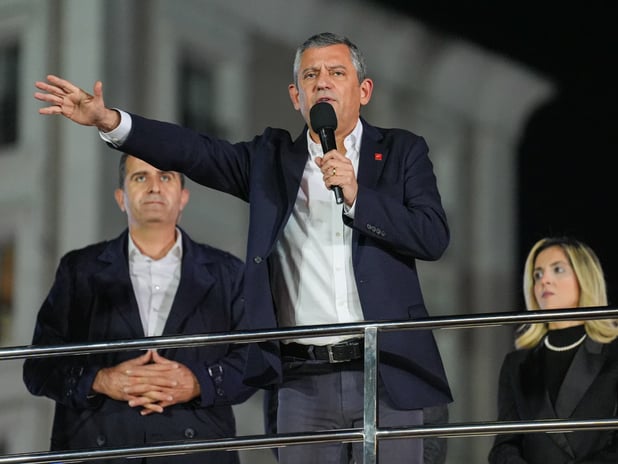 Özgür Özel’in 'kırmızı karta 5,5 milyonluk bahis' iddiasına soruşturma! 