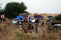 Ardahan'da askeri araç devrildi: 2 astsubay yaralı