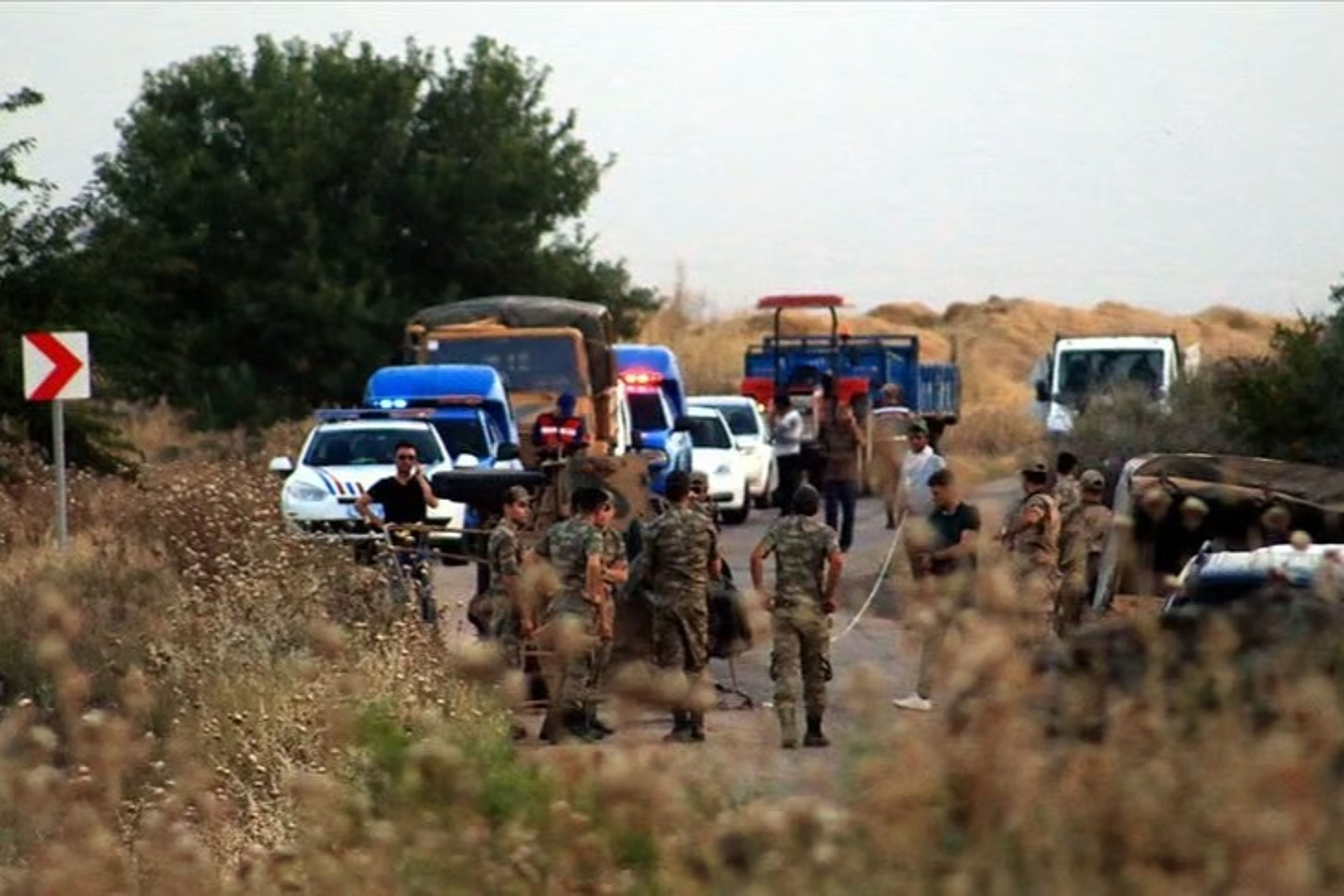 Ardahan'da askeri araç devrildi: 2 astsubay yaralı
