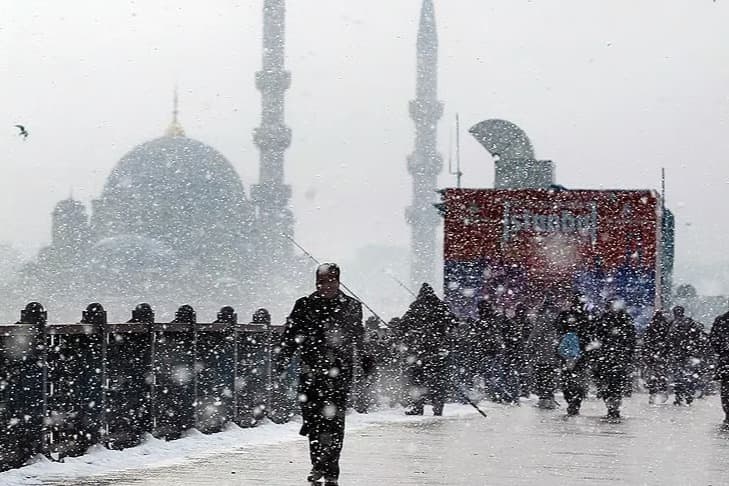 İstanbul Valiliği'nden 15 ilçede kar yağışı uyarısı