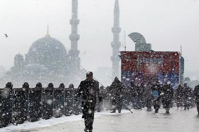 İstanbul'da kar yağışı etkili oldu