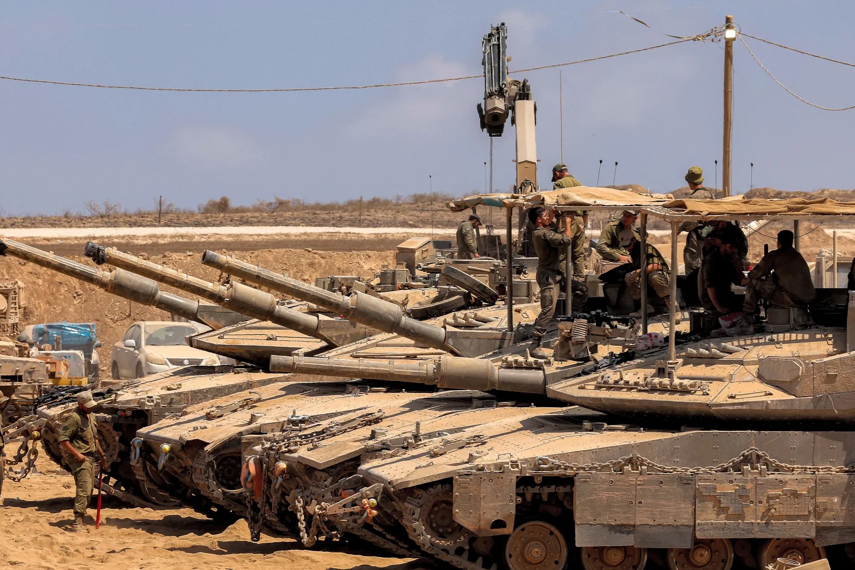 Israel Weighs Ground Invasion Plan to Gaza