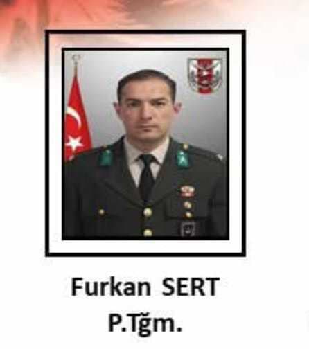 Şehitlerimizin baba evine Türk Bayrağı asıldı