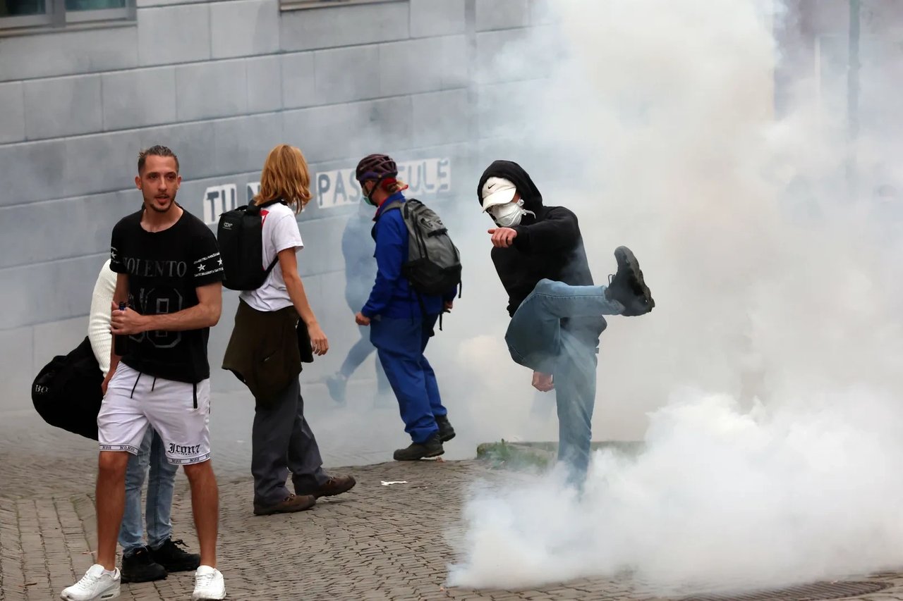 Liege'de 3'ten fazla kişi toplanamayacak