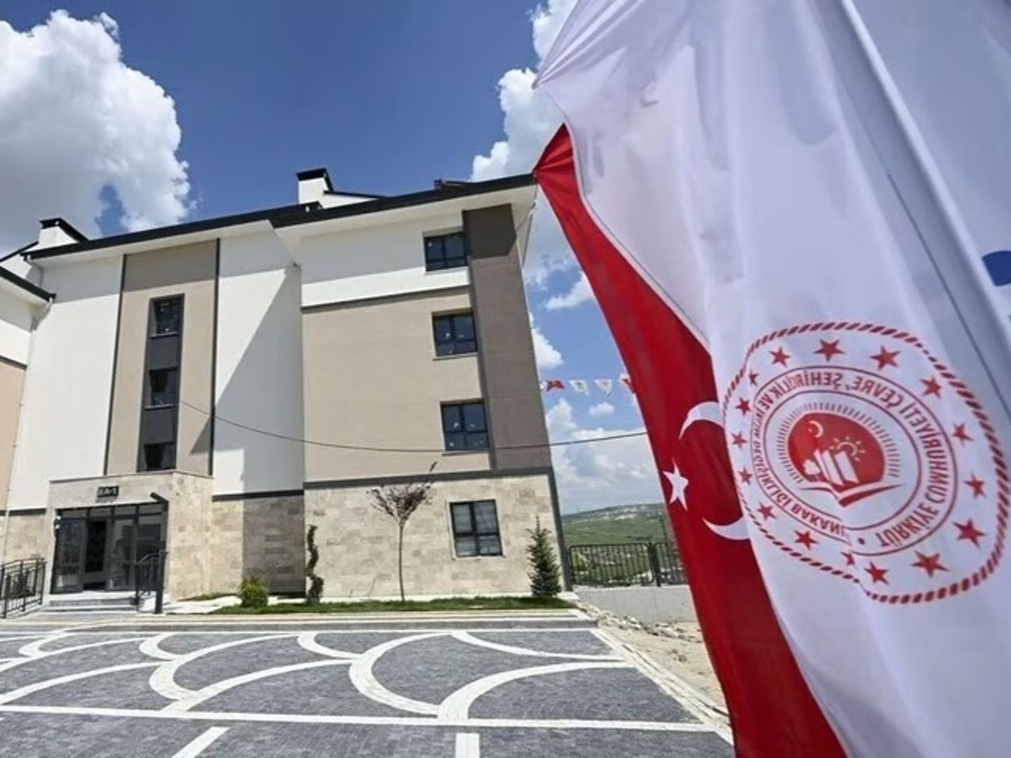 TOKİ'den ev sahibi olmak isteyenlere müjde: Kurasız satışlar başladı!