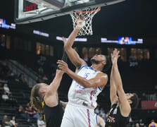 Anadolu Efes play-off serisine hızlı başladı: Evinde Mersin Spor'u mağlup eden lacivert beyazlılar, seride durumu 1-0 yaptı