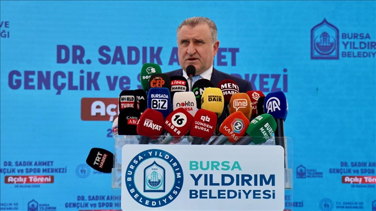 Gençlik ve Spor Bakanı Osman Aşkın Bak