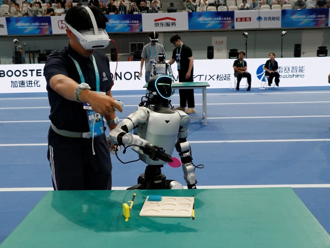 Çin Sırbistan'da insansı robot fabrikası kurdu