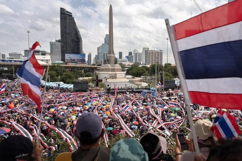 Thai Protesters Demand Prime Minister’s Resignation