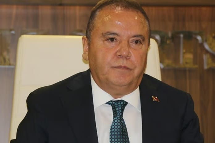 Başkanın oğlu, belediye şoförlerini "Para kuryesi" olarak kullanmış