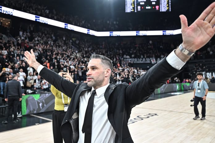 Basketbolda iki şampiyonluk