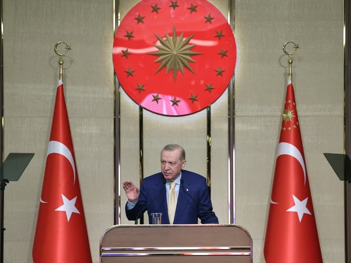 Cumhurbaşkanı Erdoğan'dan iftar programında emekçilere önemli mesajlar