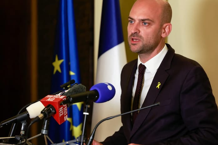 Fransa: Avrupa kendini büyük güç olarak göstermeli