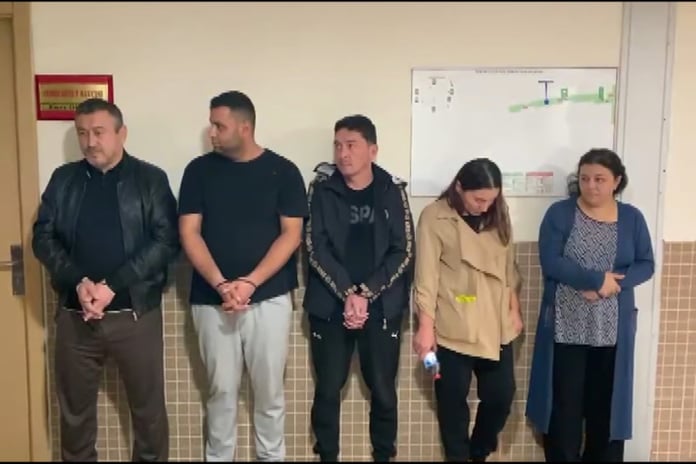 Cumhurbaşkanlığı sanatçısını dolandıran vize çetesine operasyon