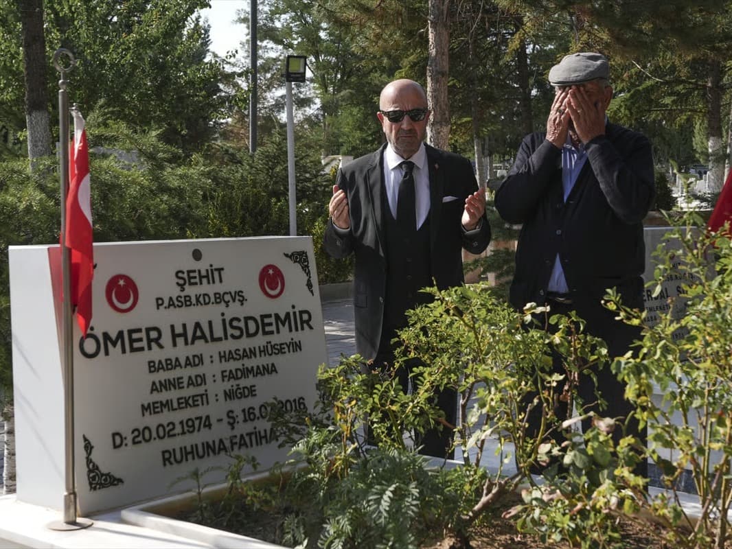 Emekli Korgeneral Zekai Aksakallı anlamlı ziyaret
