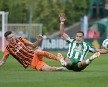 Arda Turan yönetimindeki Shakhtar Donetsk, deplasmanda galibiyeti uzatma dakikalarında kaçırdı